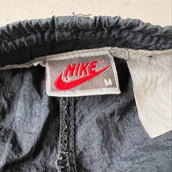 SOLD VTG Nike Shorts Medium - Picture 4 of 4